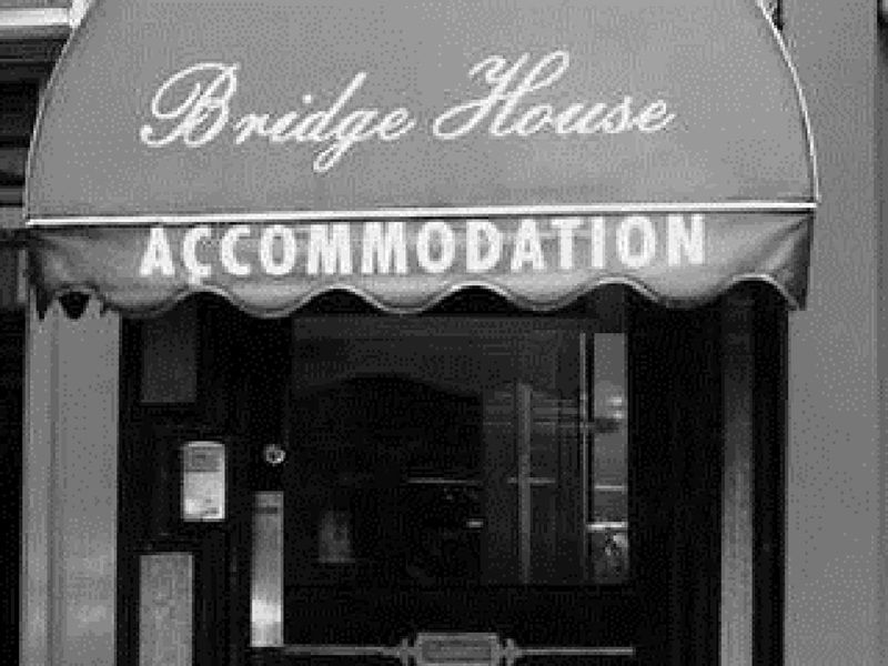 Bridge House Lägenhet Tullamore Exteriör bild